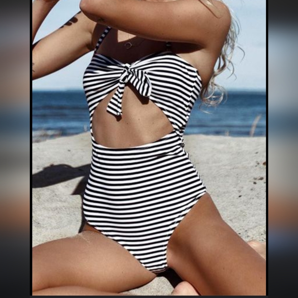 Cupshe Neat As A Pinstripe Halter One Piece Bow Swimsuit Cut Out Womens Medium